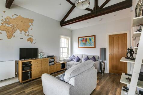 4 Reception Room.jpg