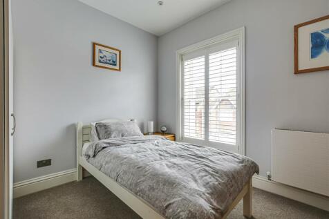 11 Bedroom.jpg