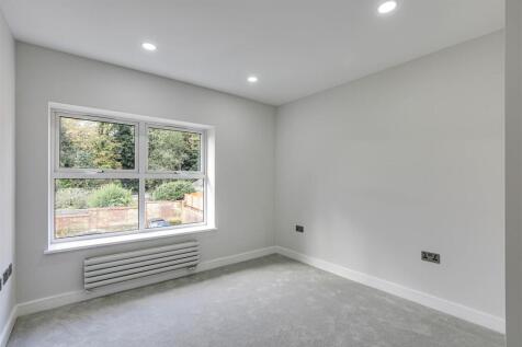 6 Bedroom.jpg
