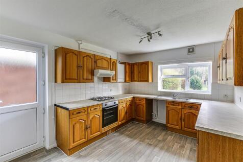 6 Kitchen.jpg