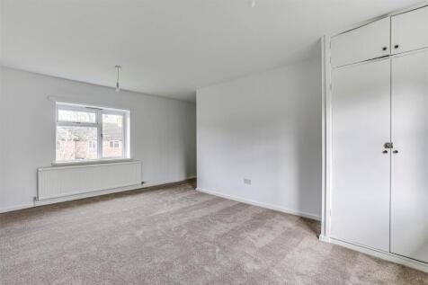 12 Bedroom 1.jpg