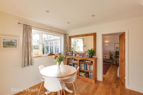 9 Dining Room.jpg