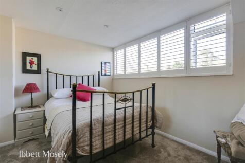 18 Bedroom 3.jpg