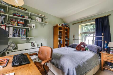 8 Bedroom.jpg