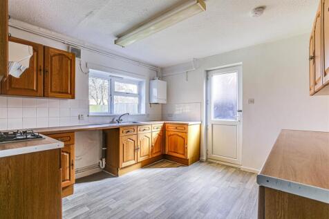 8 Kitchen.jpg