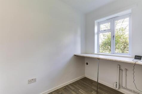 9 Utility room.jpg