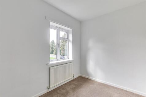 14 Bedroom.jpg