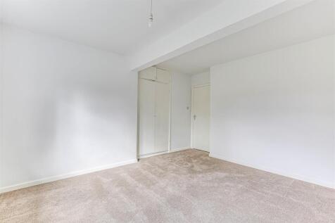 16 bedroom.jpg
