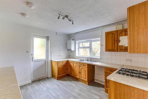6 Kitchen.jpg