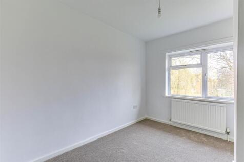 14 Bedroom.jpg