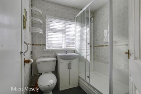 12 Shower Room.jpg