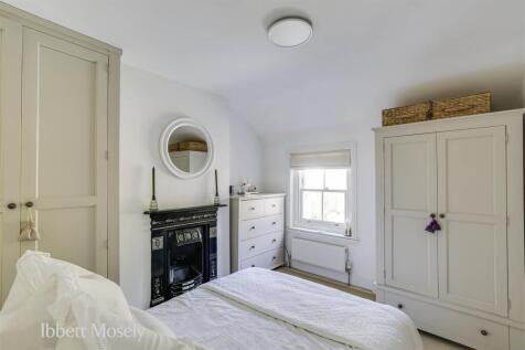 18 Bedroom two.jpg