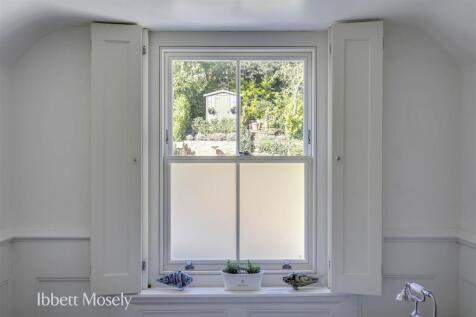 22 Bathroom window view.jpg