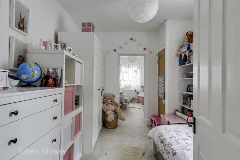 15 Bedroom 3 .jpg