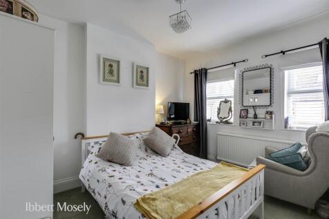 14 Bedroom 2.jpg
