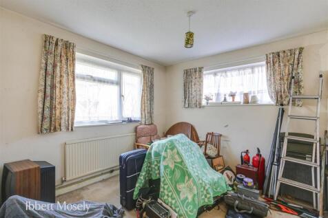 4 Bedroom 1.jpg