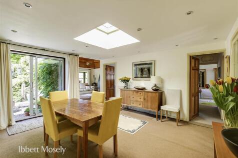 10 Dining Room.jpg