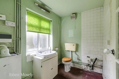 8 Utility-cloakroom.jpg