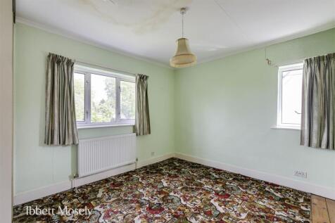 9 Bedroom.jpg