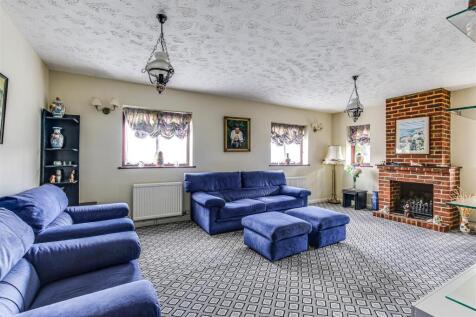 4 Lounge.jpg