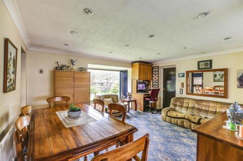 6 Dining - Family Room.jpg