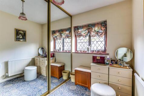 12 Bedroom.jpg