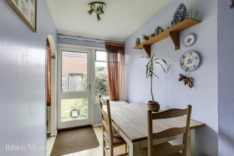 11 Breakfast Area.jpg