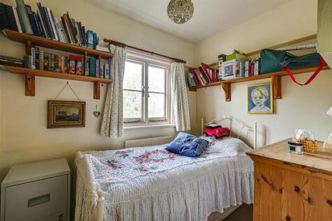 10 Bedroom.jpg