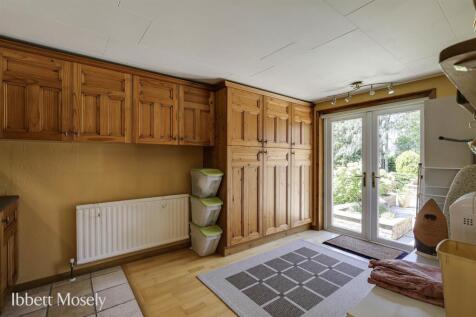 21 Utility room.jpg