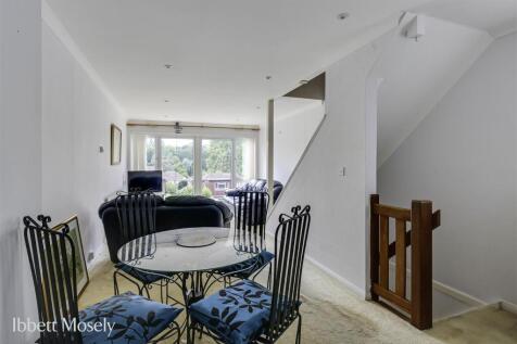 4 Dining Area.jpg