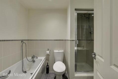 13 Bathroom.jpg