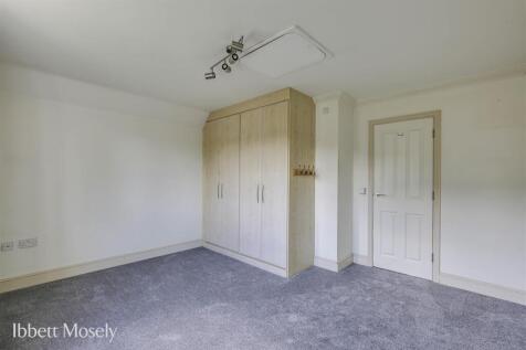 10 Bedroom One.jpg
