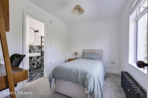 22 Bedroom 4.jpg