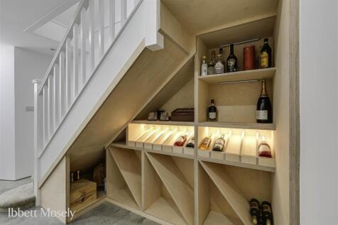 18 Wine store.jpg
