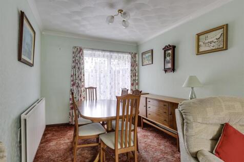 5 Dining Area.jpg