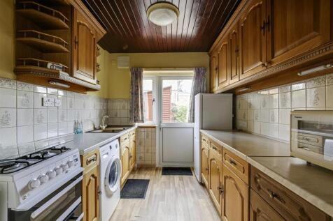 7 Kitchen.jpg