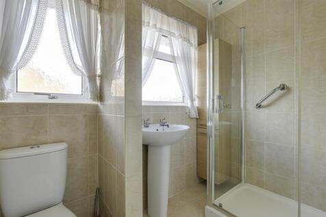 12 Shower Room.jpg