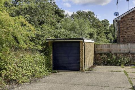 16 Garage.jpg