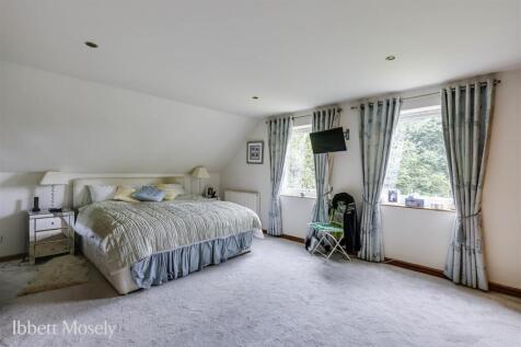 13 Bedroom 1.jpg
