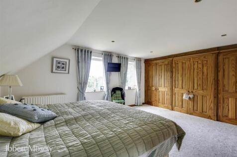 14 Bedroom 1.jpg