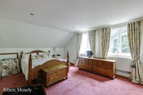 16 Bedroom 2.jpg