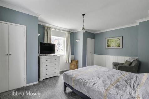 19 Bedroom One.jpg