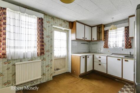 5 Kitchen.jpg