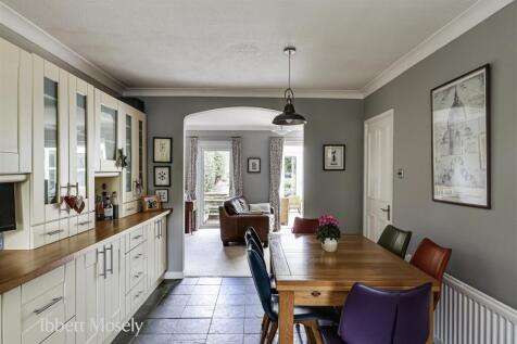 9 Dining Room.JPG