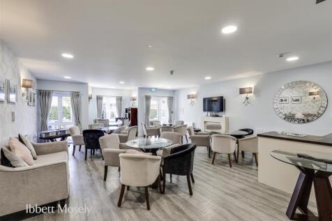 9 Communal Lounge.JPG