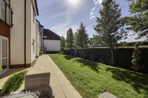 18 Communal Garden.JPG