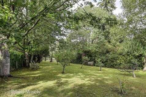 1.  Brasted Court, High Street, Brasted, TN16 1JE 