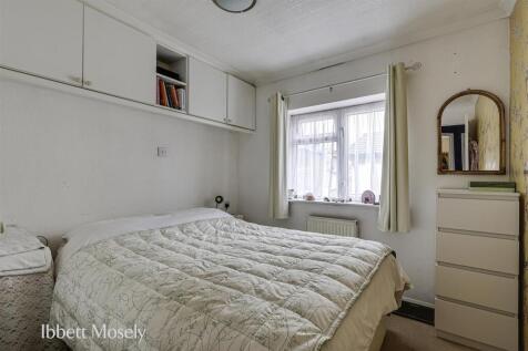 10 Bedroom 1.JPG
