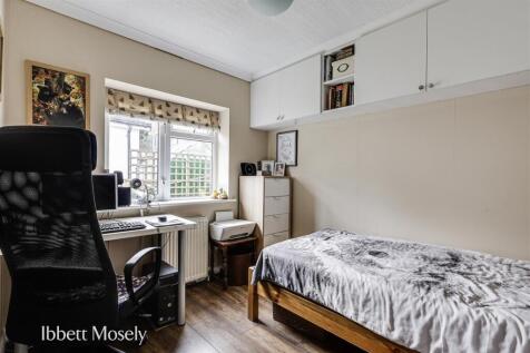 11 Bedroom 2.JPG