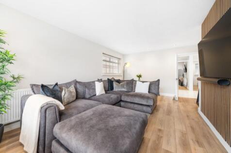 Living Room (second photo).jpg